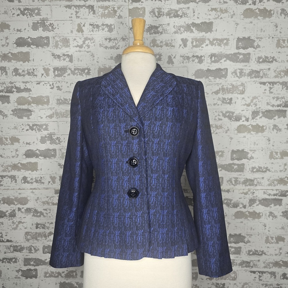Le Suit Blazer Womens 8P Blue & Black Cropped Accordian Pleated Sides Slit Cuffs